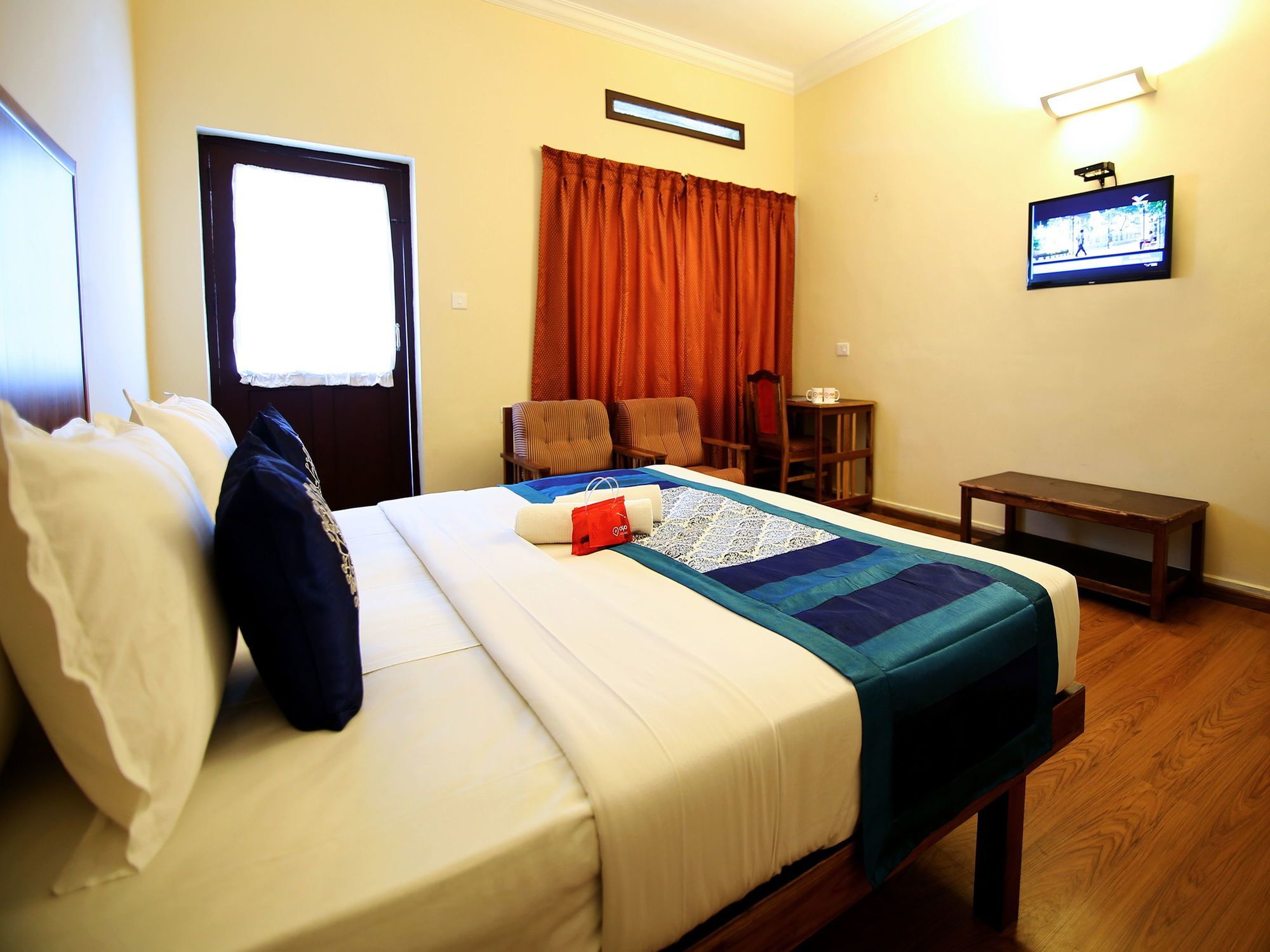 Oyo 2887 Hotel Sn International Kumily Bagian luar foto