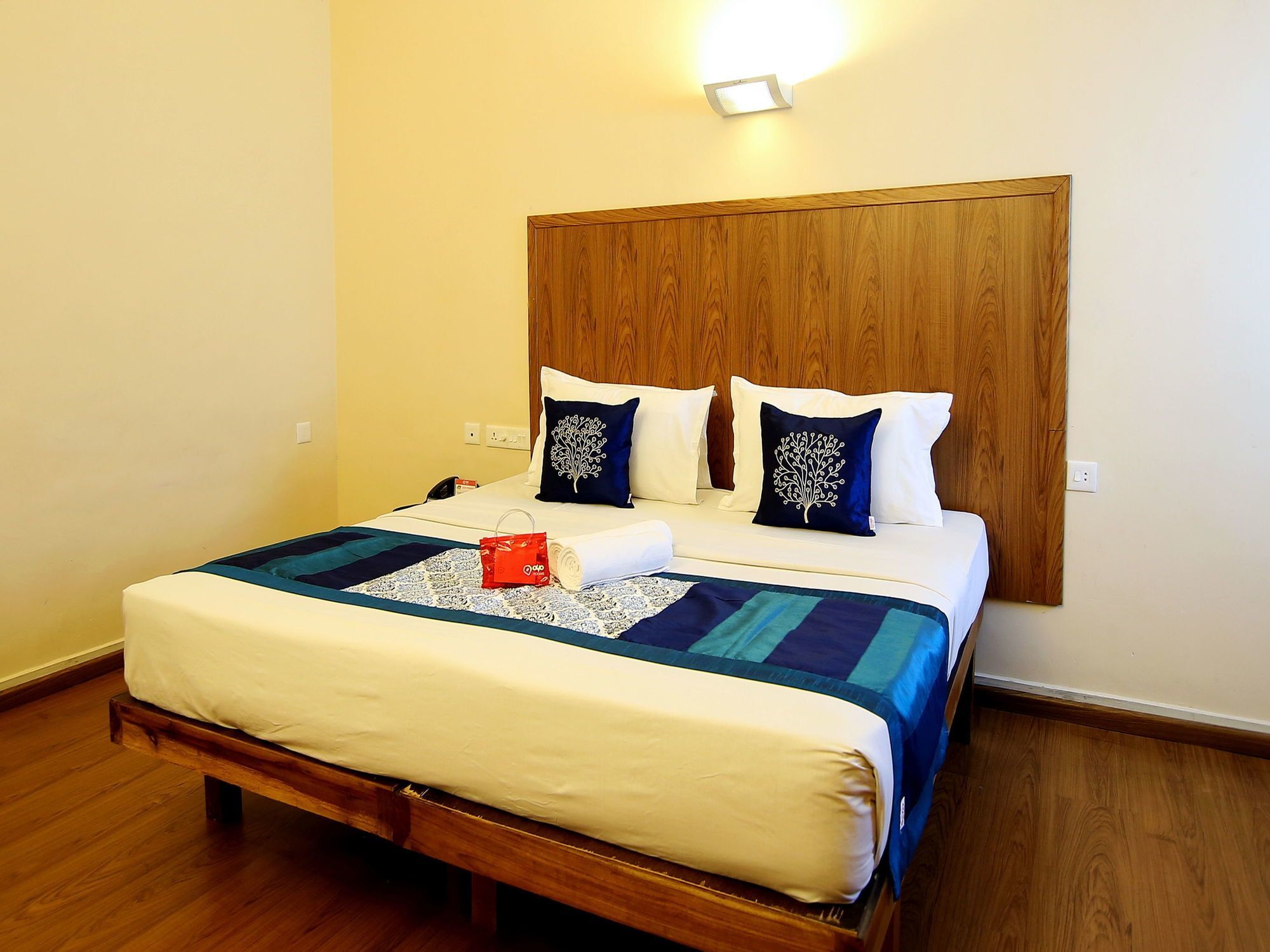 Oyo 2887 Hotel Sn International Kumily Bagian luar foto
